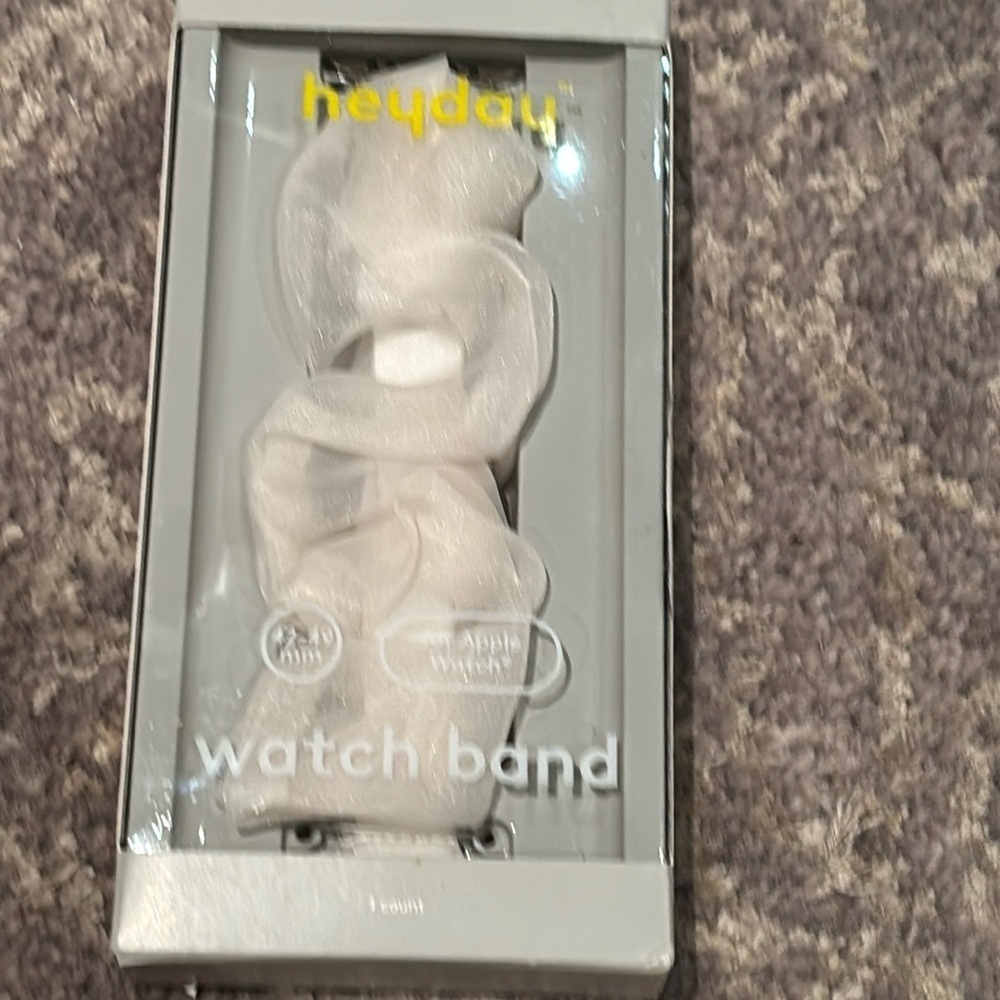 heyday scrunchie band for Apple Watch, forc135-205mm wrists NWT